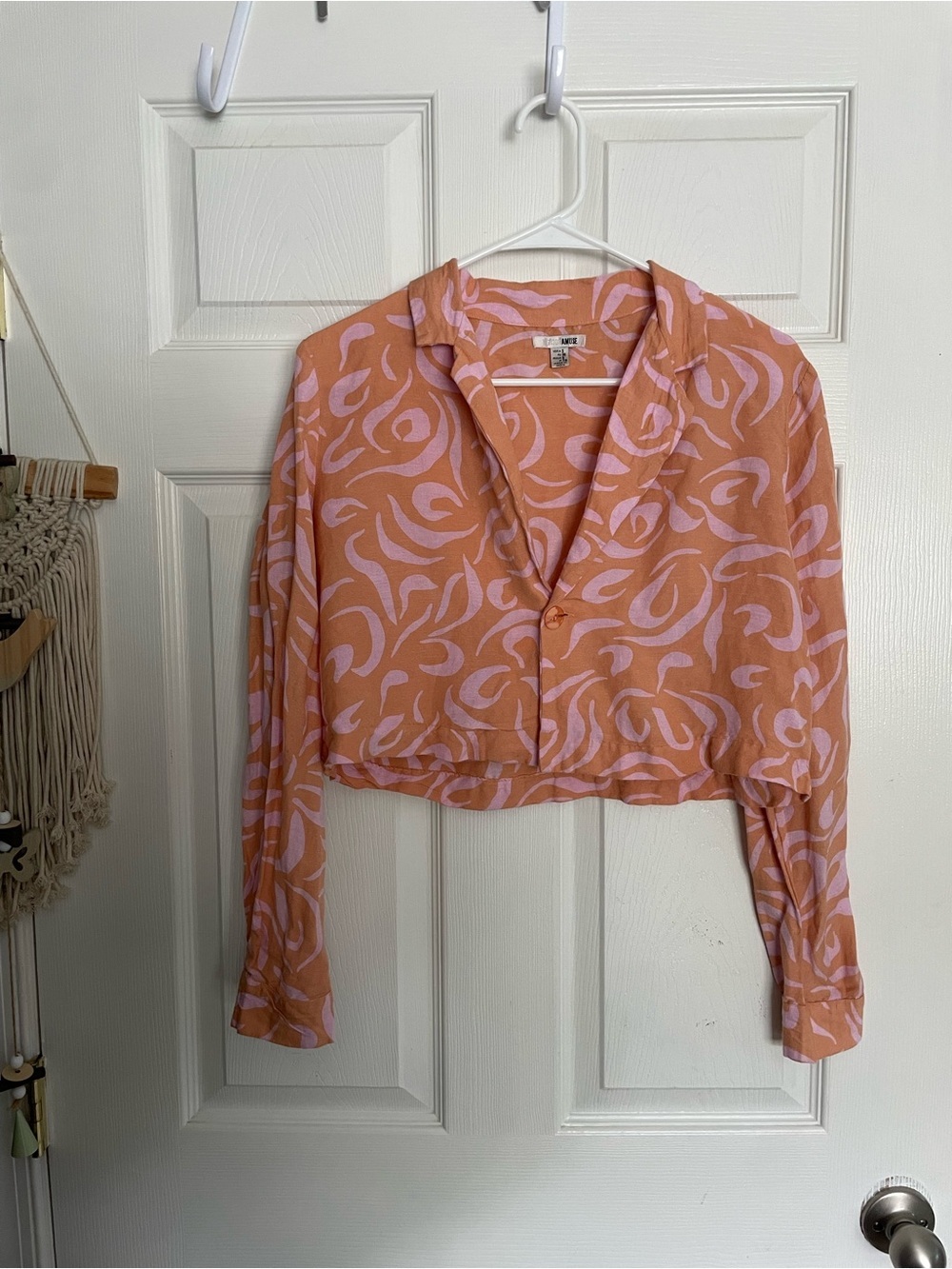 Amuse Society Cropped Button-Front Women’s size S Top in Orange with Pink Print